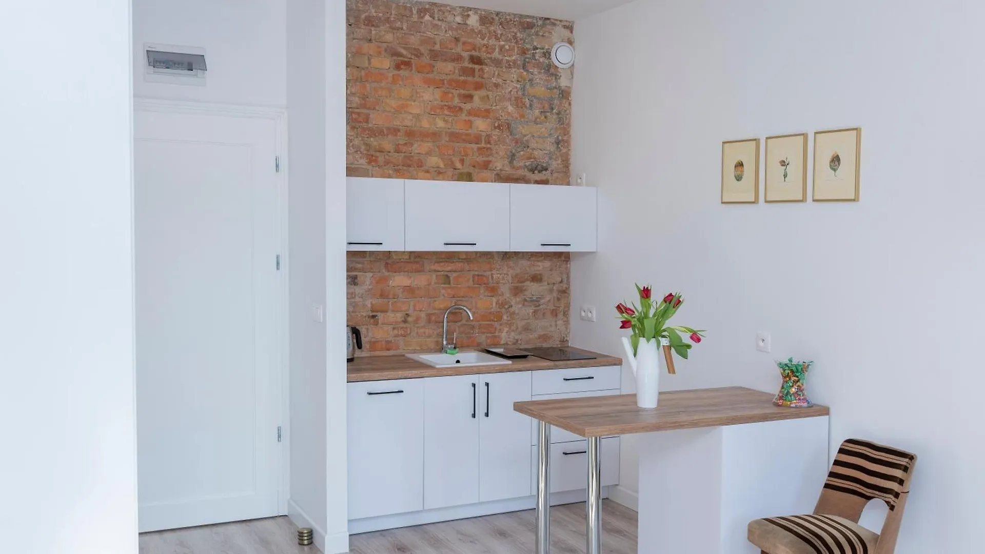 Provenir Home Strzelecka 25 Познань 0*,