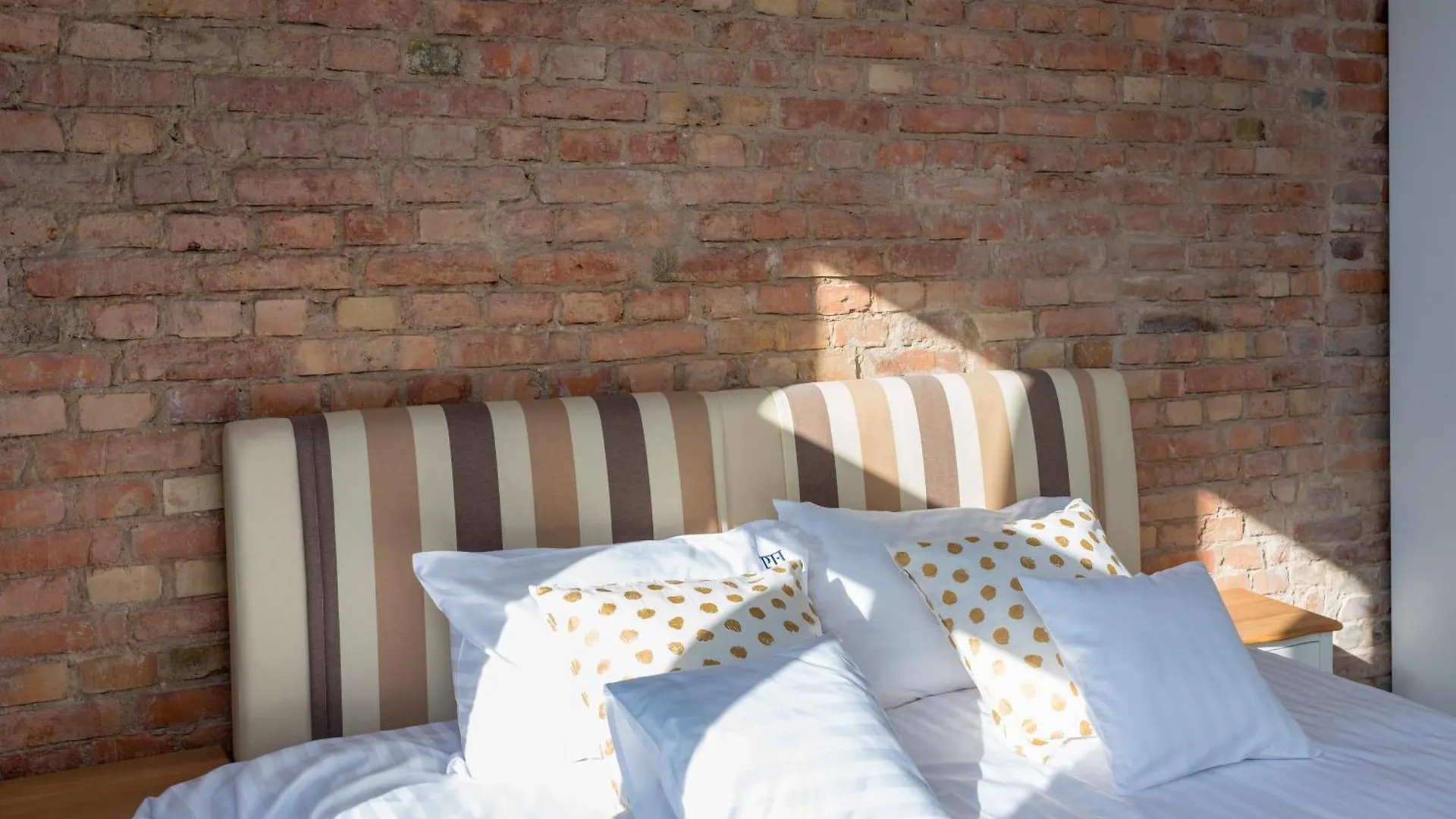 Provenir Home Strzelecka 25 Познань 0*,  Польша