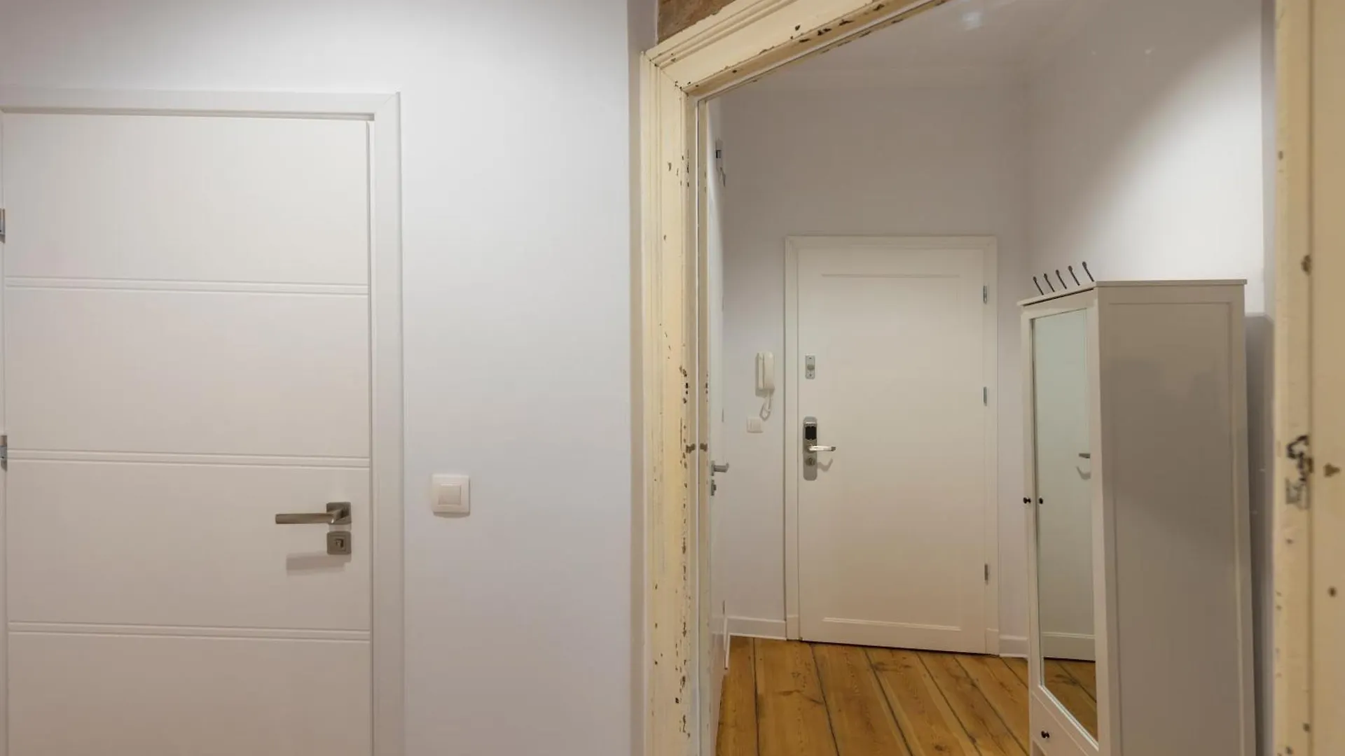 Provenir Home Strzelecka 25 Познань 0*,